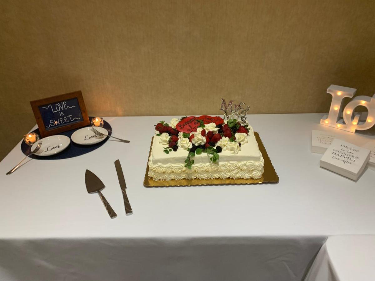 Radisson Hotel Detroit-ฟาร์มิงตันฮิลส์ ภายนอก รูปภาพ