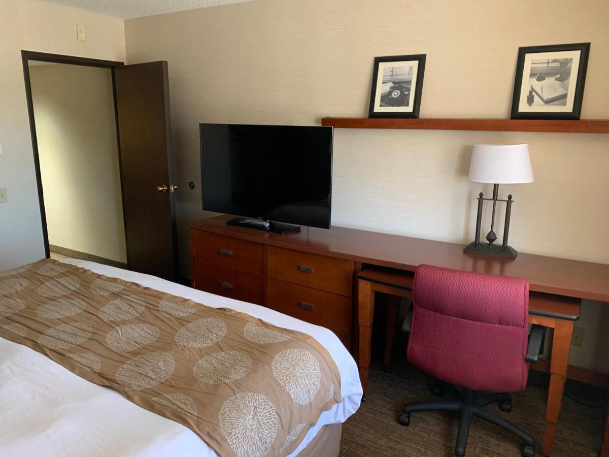 Radisson Hotel Detroit-ฟาร์มิงตันฮิลส์ ภายนอก รูปภาพ