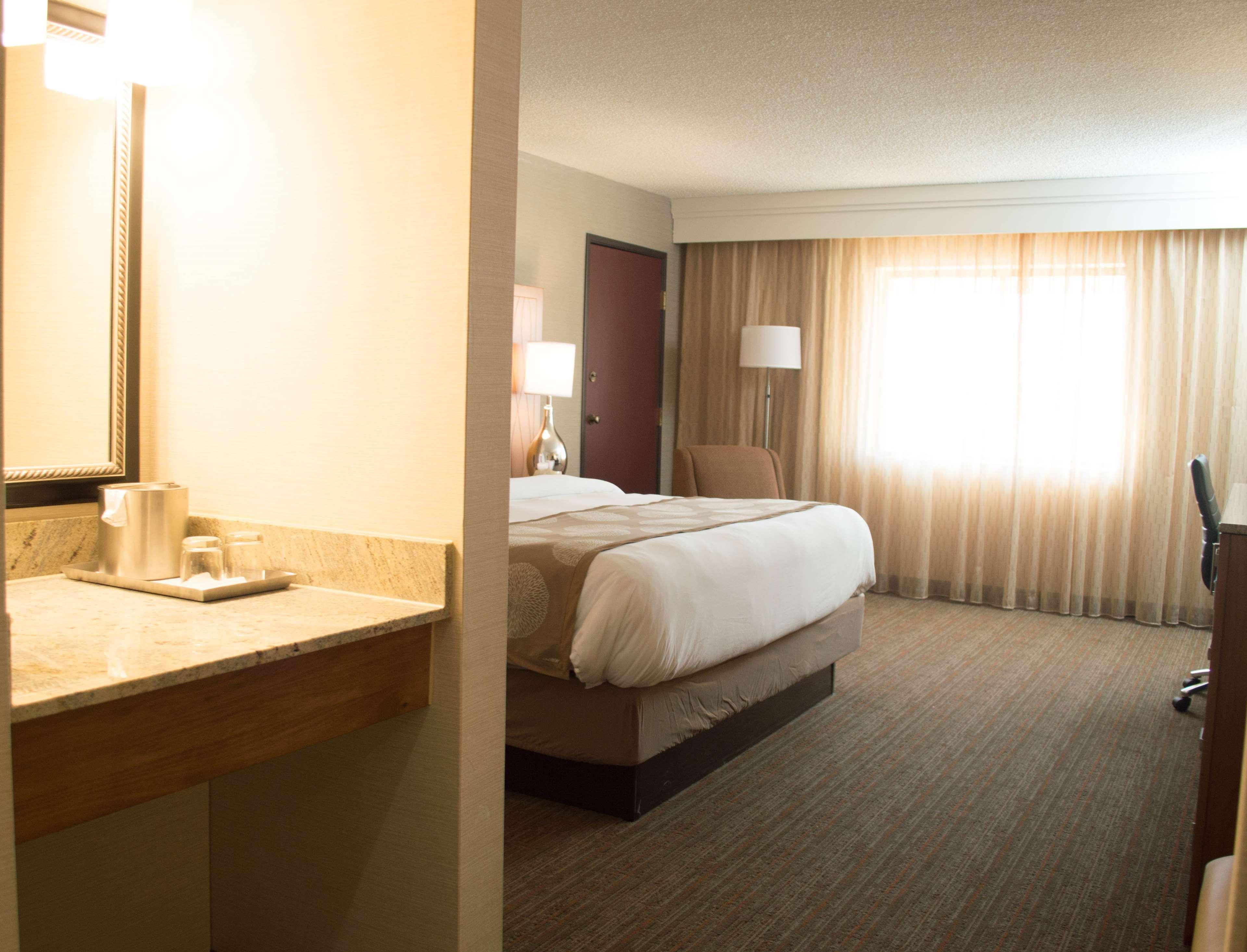 Radisson Hotel Detroit-ฟาร์มิงตันฮิลส์ ภายนอก รูปภาพ
