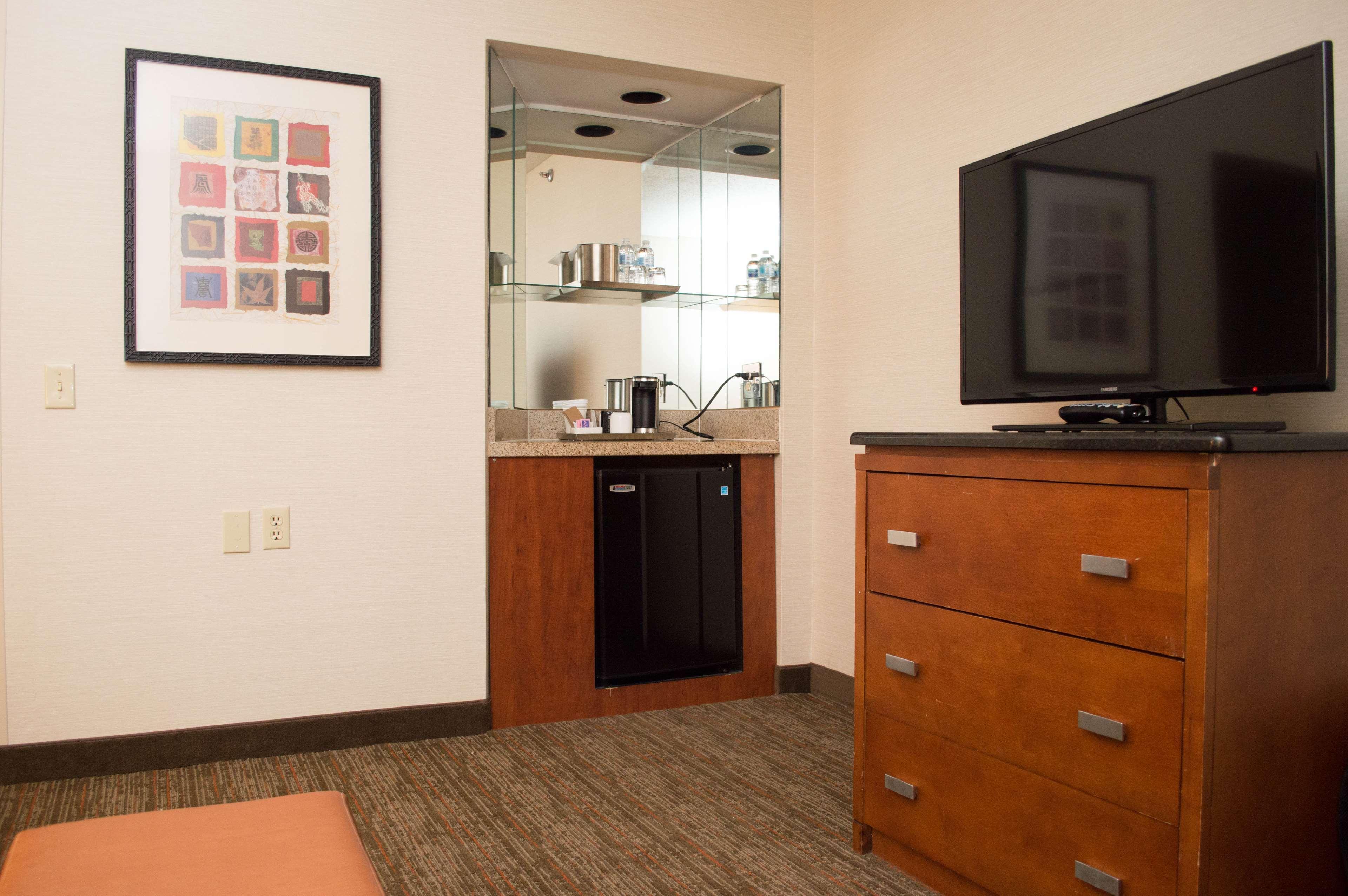 Radisson Hotel Detroit-ฟาร์มิงตันฮิลส์ ภายนอก รูปภาพ
