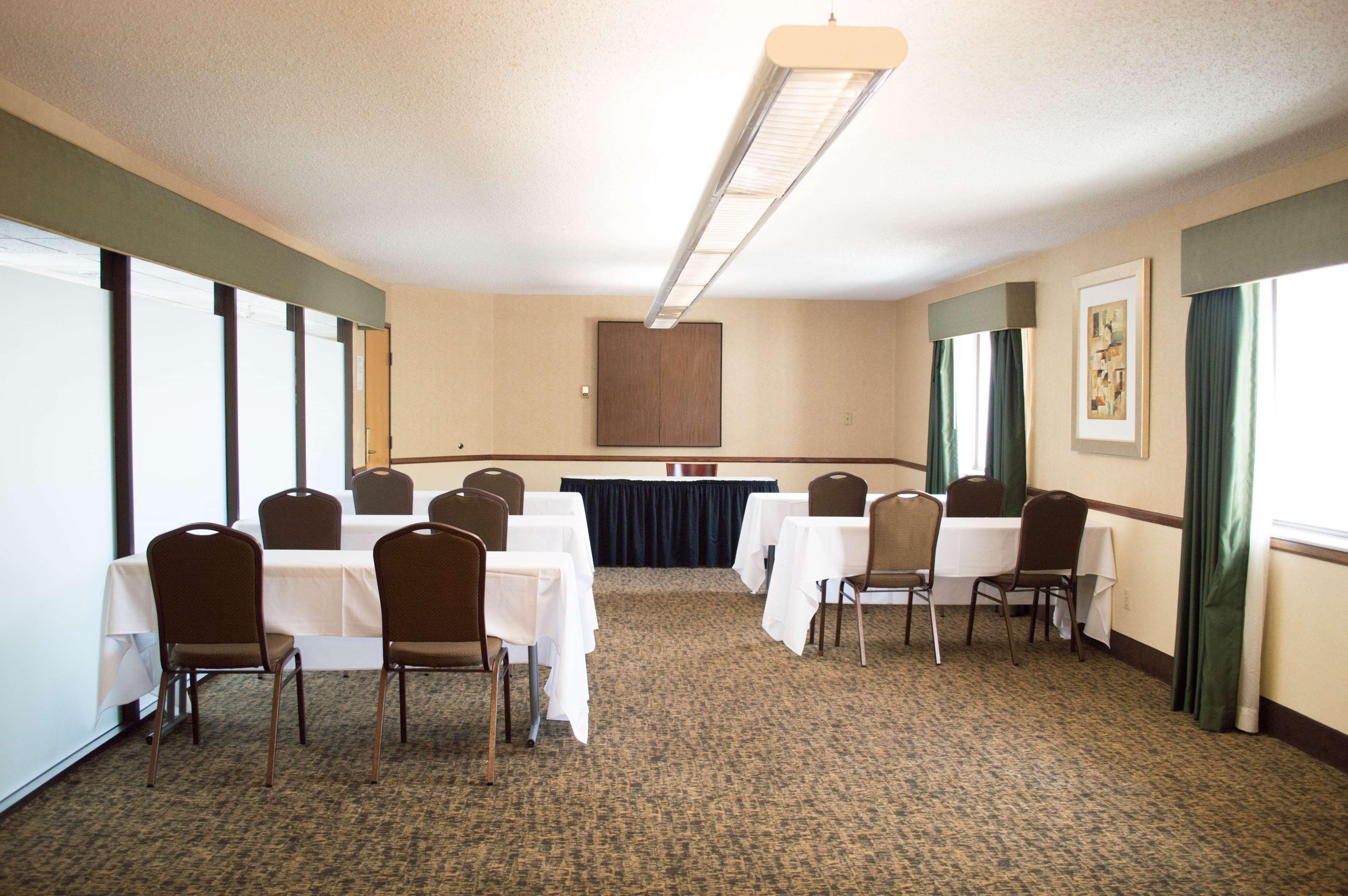 Radisson Hotel Detroit-ฟาร์มิงตันฮิลส์ ภายนอก รูปภาพ