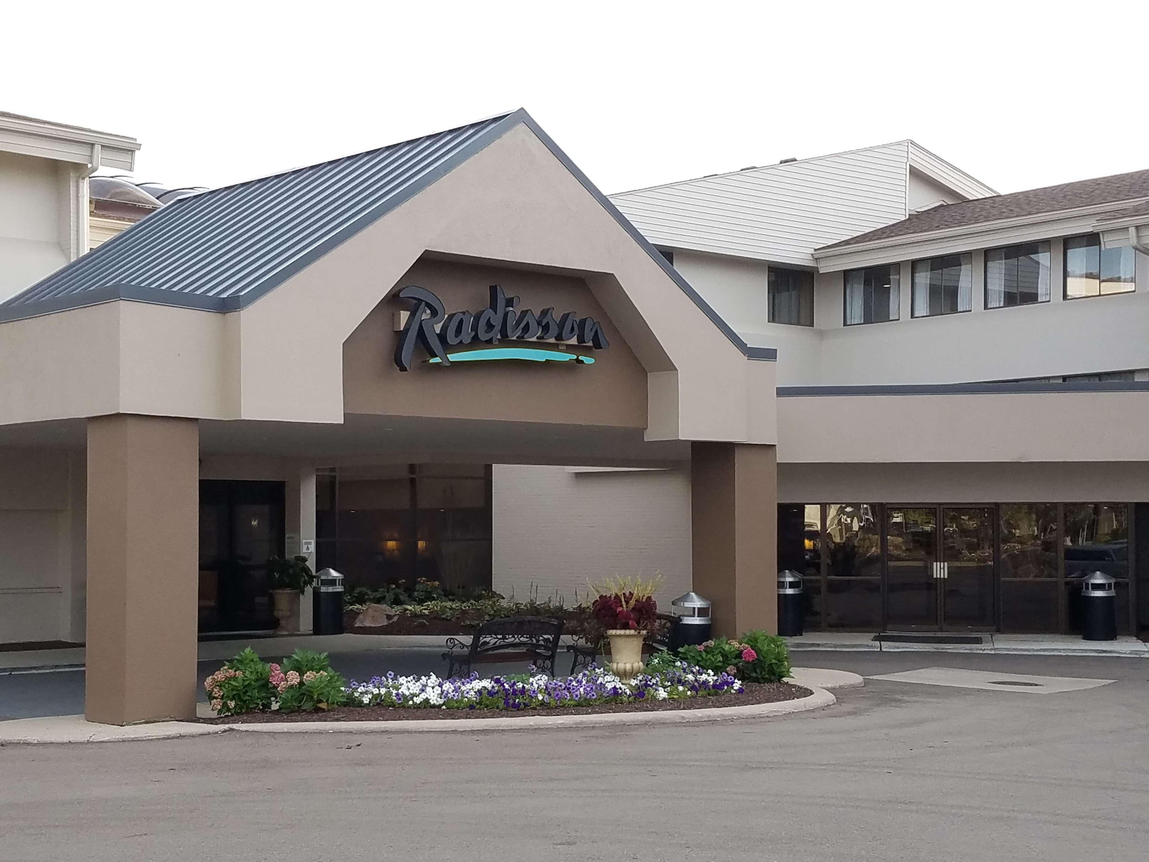 Radisson Hotel Detroit-ฟาร์มิงตันฮิลส์ ภายนอก รูปภาพ