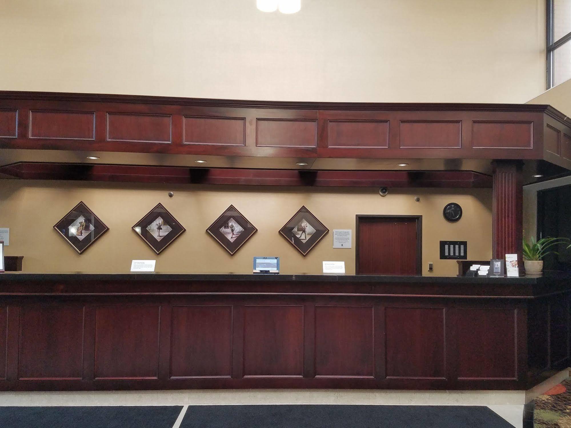 Radisson Hotel Detroit-ฟาร์มิงตันฮิลส์ ภายนอก รูปภาพ