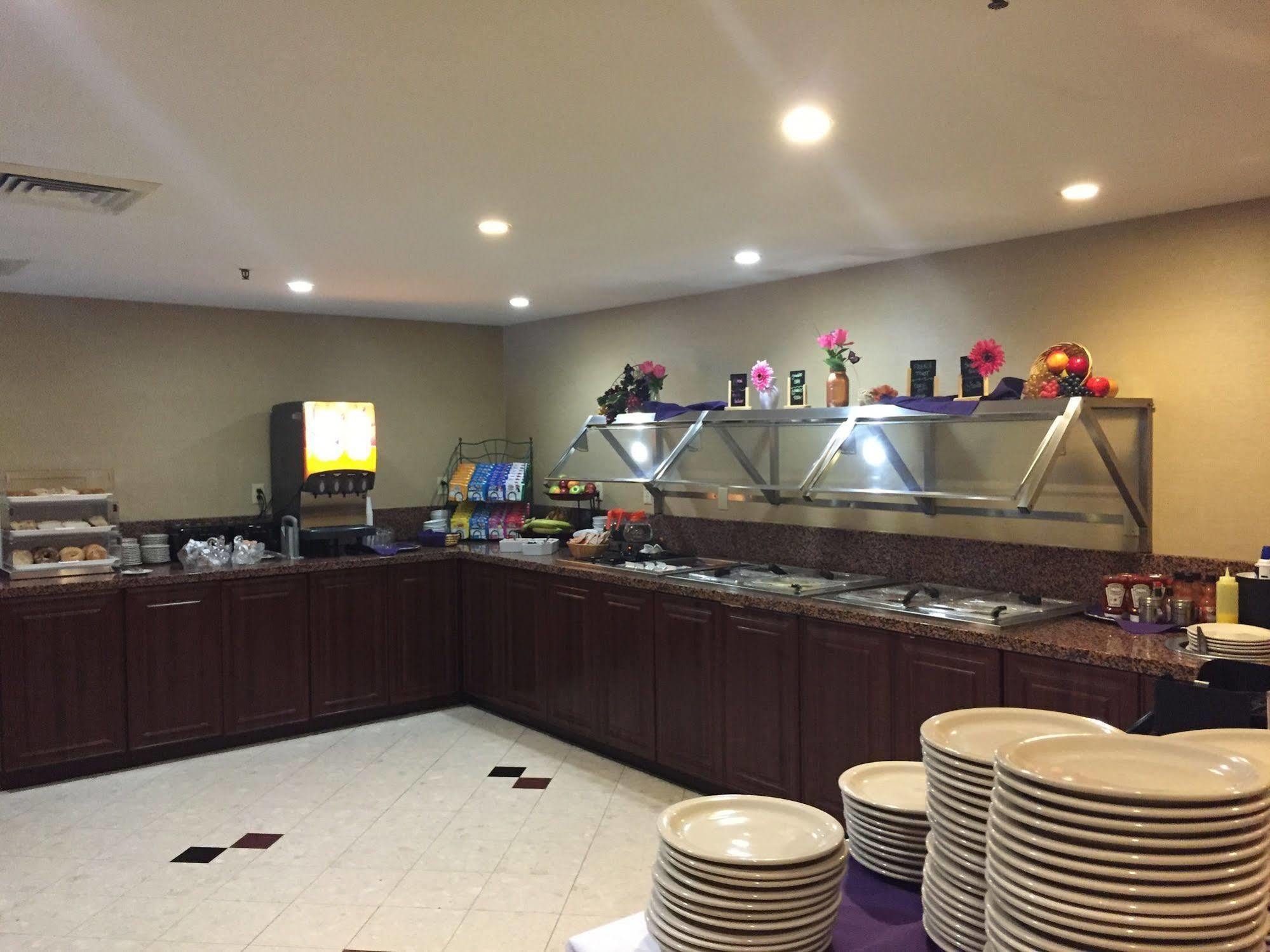 Radisson Hotel Detroit-ฟาร์มิงตันฮิลส์ ภายนอก รูปภาพ